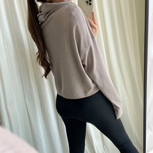 WAFFLE CROPPED SWEATSHIRT — In Washed LiLac - Picture 8 of 8